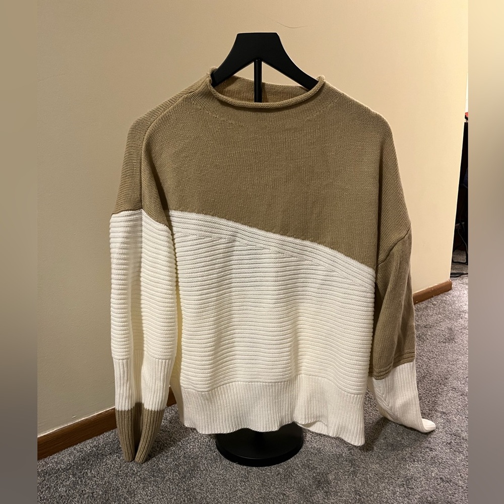 SHEIN Women's Two-Tone Crewneck Sweater in Tan and White